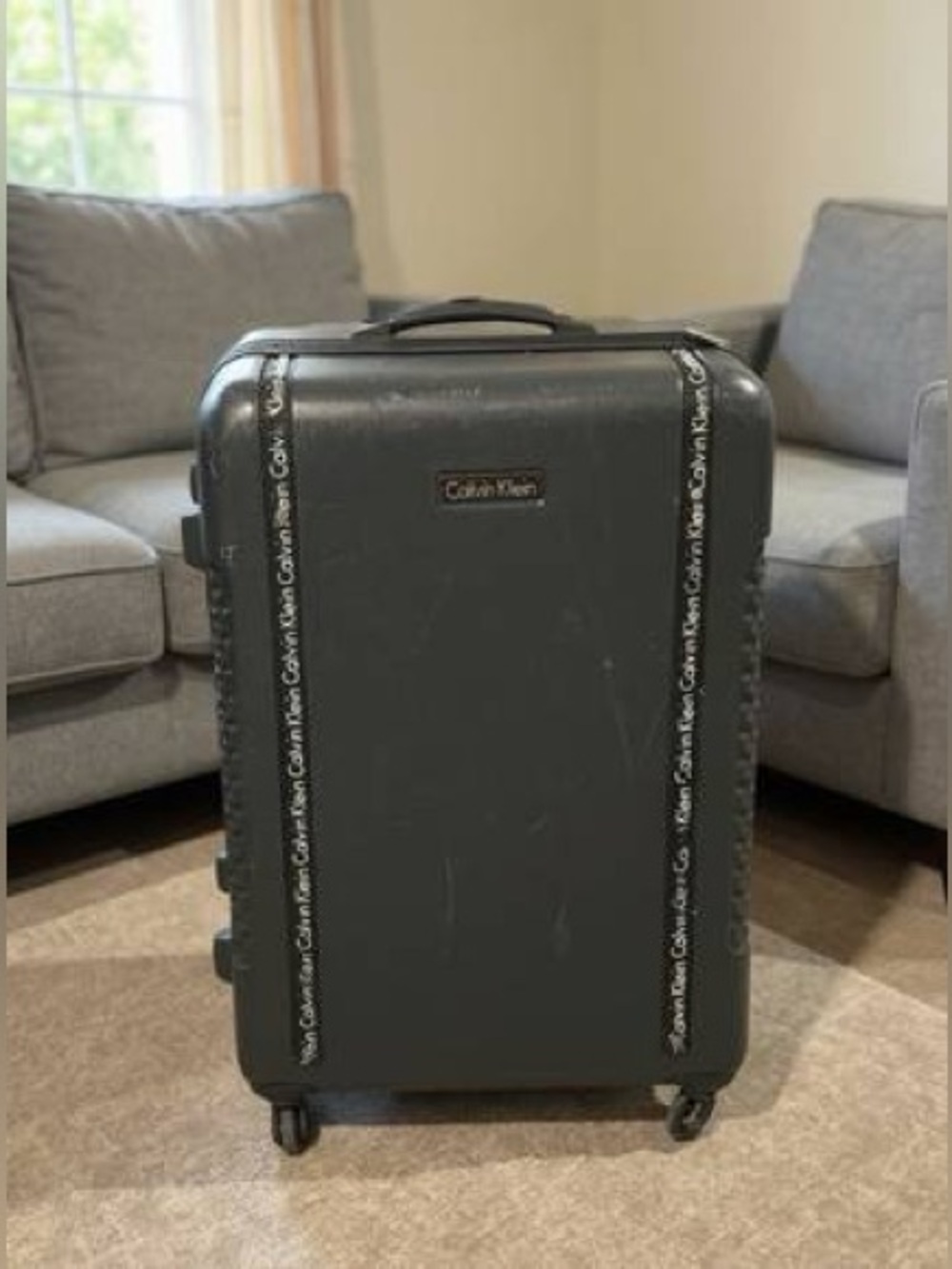 Calvin Klein Large Hardshell Spinner Suitcase